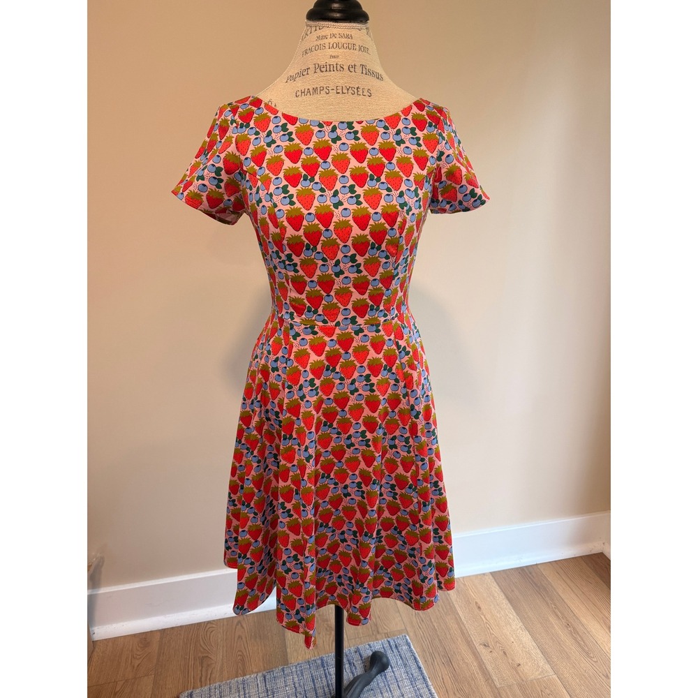 Eva Rose Women's Retro‎ Strawberry/Blueberry V Back Dress Size M